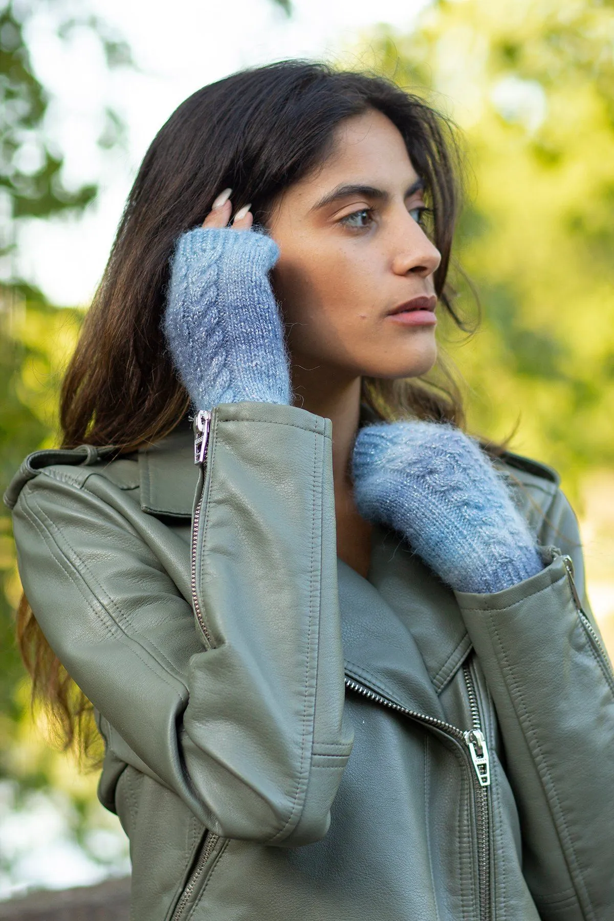 Hermia Mitts