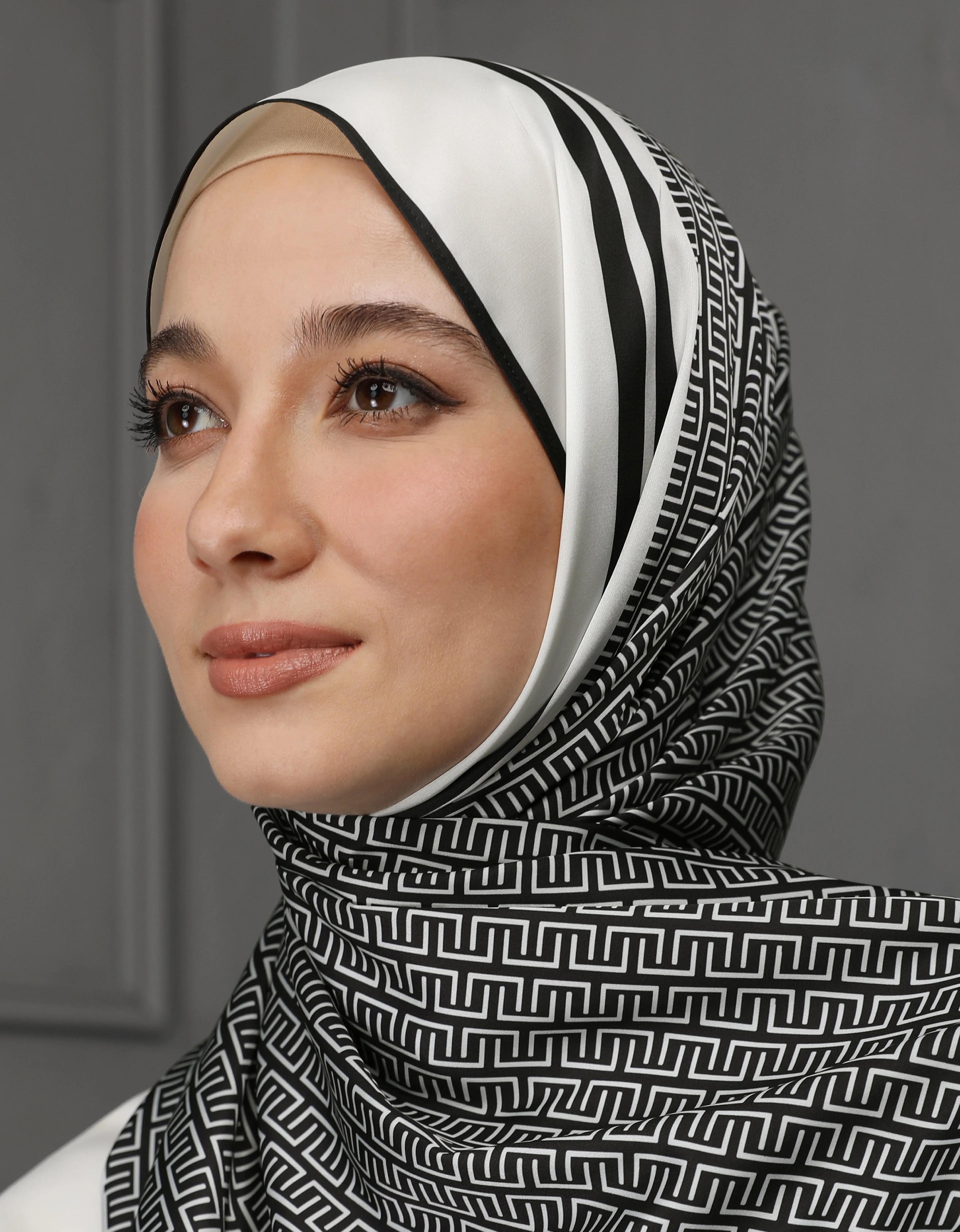 ITZY SHAWL (DARK BLUE)