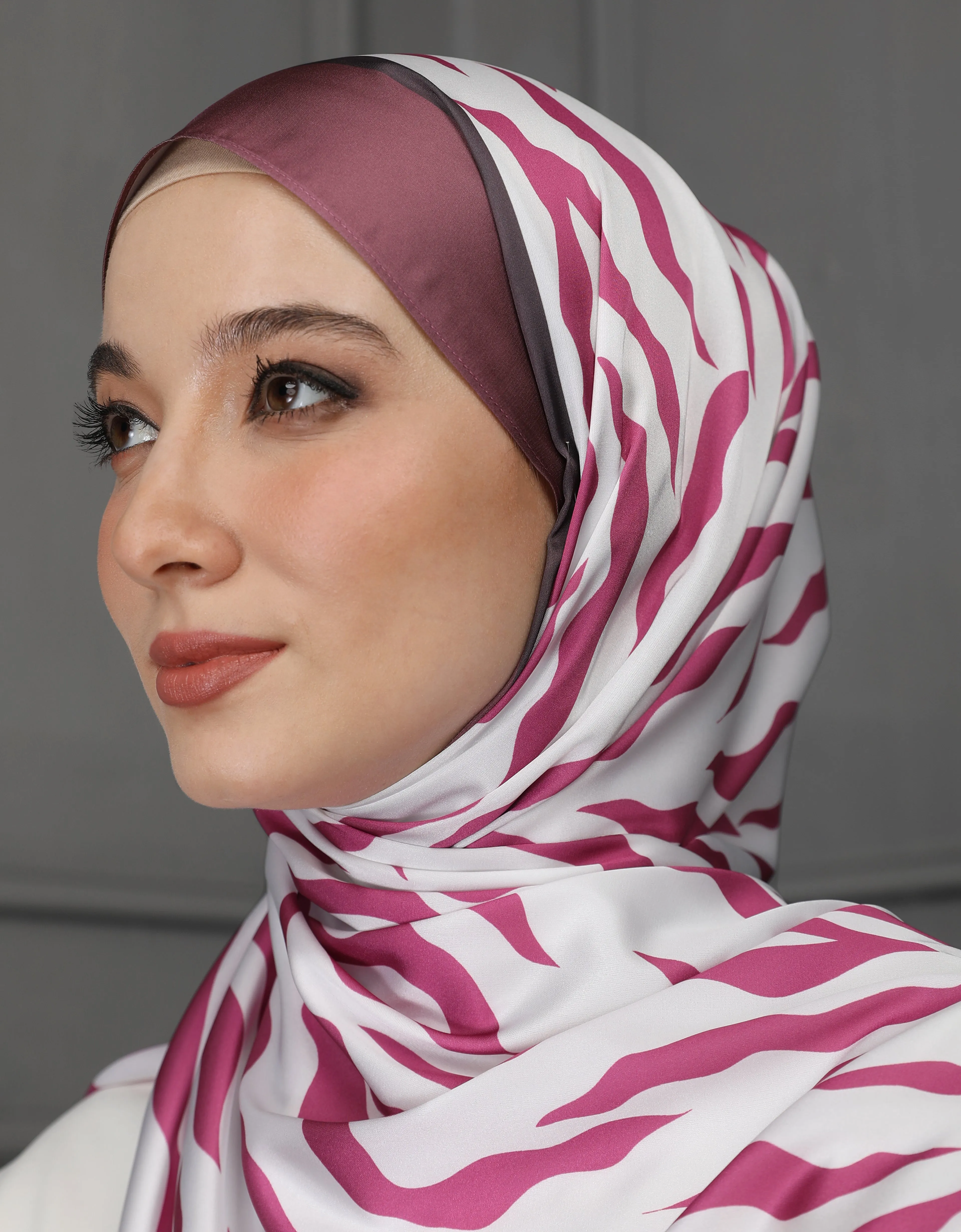 ITZY SHAWL (MAGENTA)
